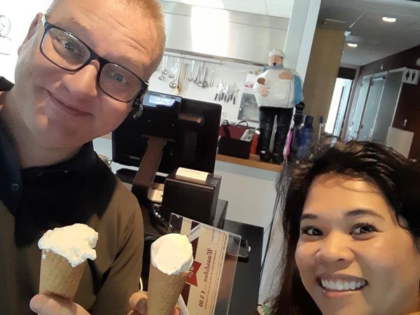 Nieuwsbericht Successen moeten gevierd worden. Weer een kassa opgeleverd! Nieuwsbericht Successen moeten gevierd worden. Weer een kassa opgeleverd!